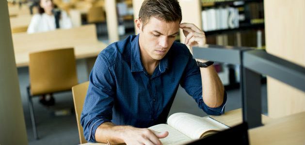 Veja como dar um upgrade no seu salário fazendo uma pós-graduação